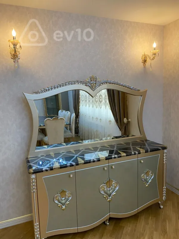 Kirayə verilir 3 otaqlı yeni tikili 170 m²