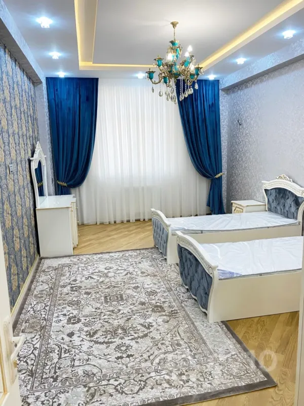 Kirayə verilir 3 otaqlı yeni tikili 170 m²