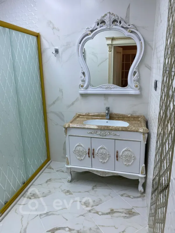 Kirayə verilir 3 otaqlı yeni tikili 170 m²