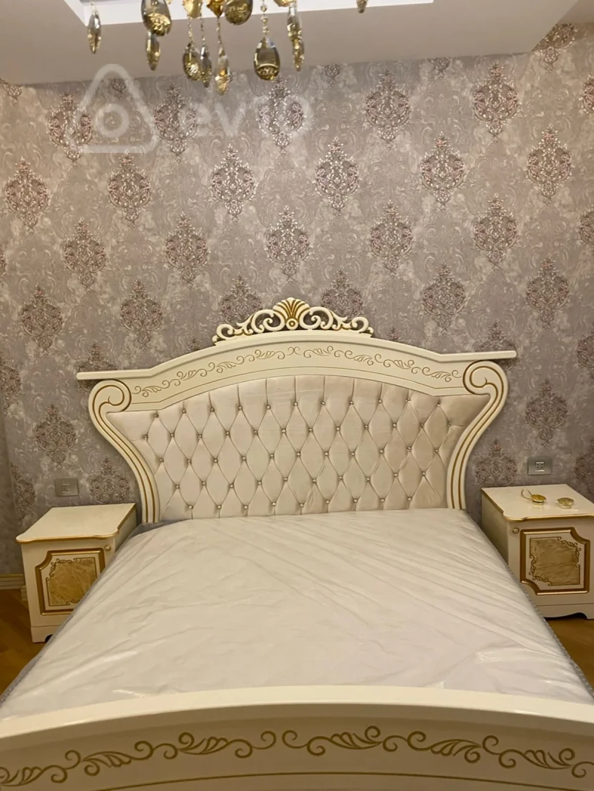 Kirayə verilir 3 otaqlı yeni tikili 170 m²