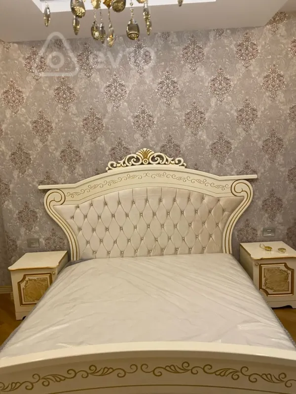 Kirayə verilir 3 otaqlı yeni tikili 170 m²