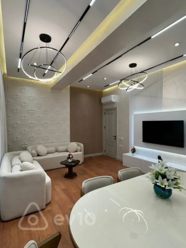 Kirayə verilir 2 otaqlı yeni tikili 90 m²