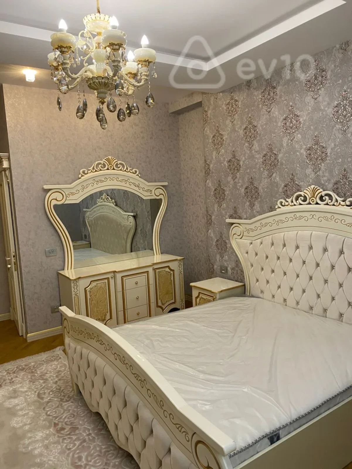 Kirayə verilir 3 otaqlı yeni tikili 170 m²