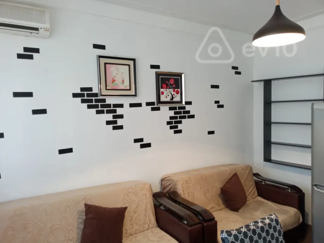 Kirayə verilir 2 otaqlı köhnə tikili 40 m²