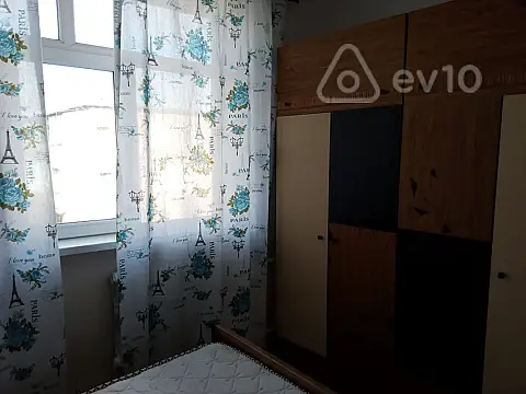 Kirayə verilir 2 otaqlı köhnə tikili 40 m²