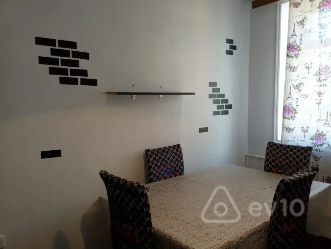 Kirayə verilir 2 otaqlı köhnə tikili 40 m²