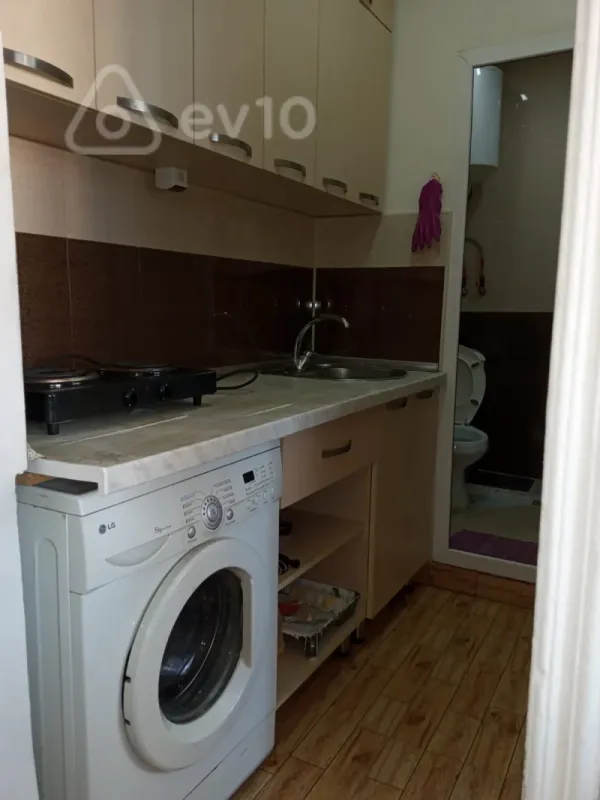 Kirayə verilir 2 otaqlı köhnə tikili 40 m²