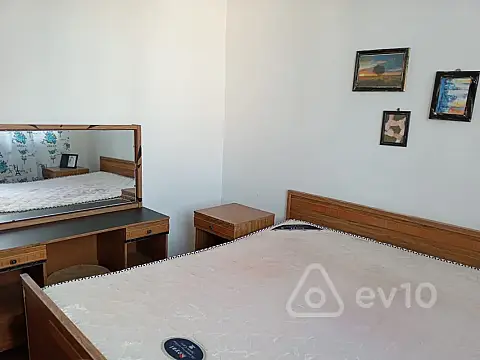 Kirayə verilir 2 otaqlı köhnə tikili 40 m²