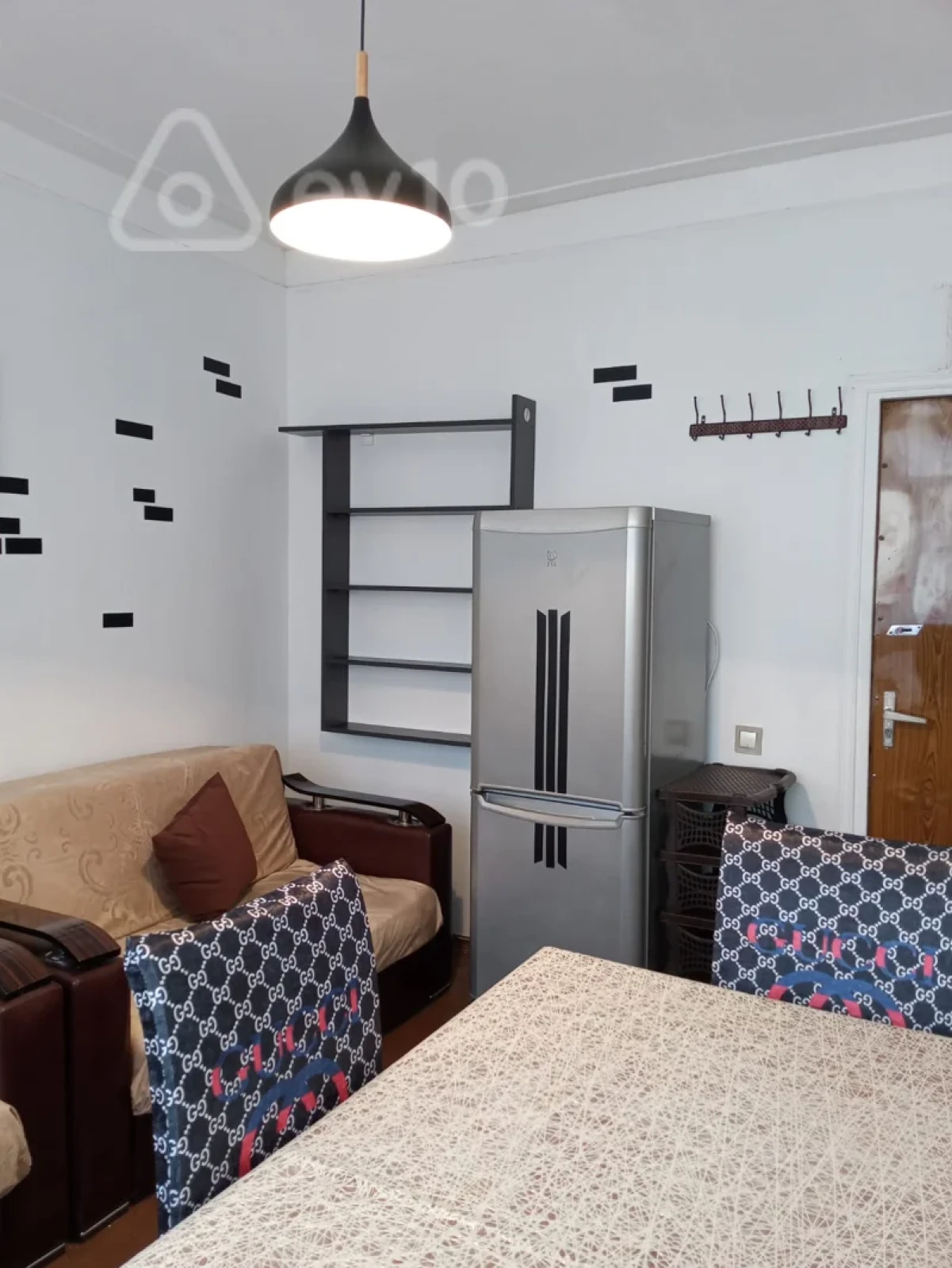 Kirayə verilir 2 otaqlı köhnə tikili 40 m²