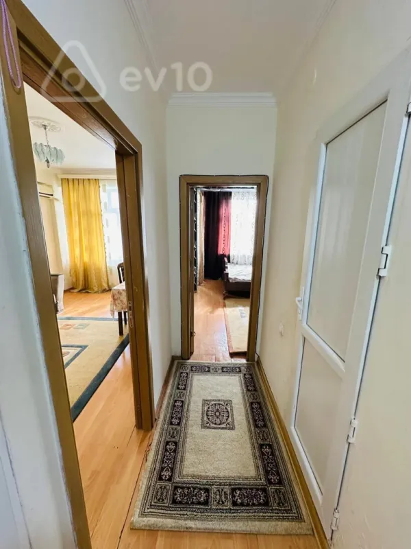 Kirayə verilir 2 otaqlı köhnə tikili 45 m²