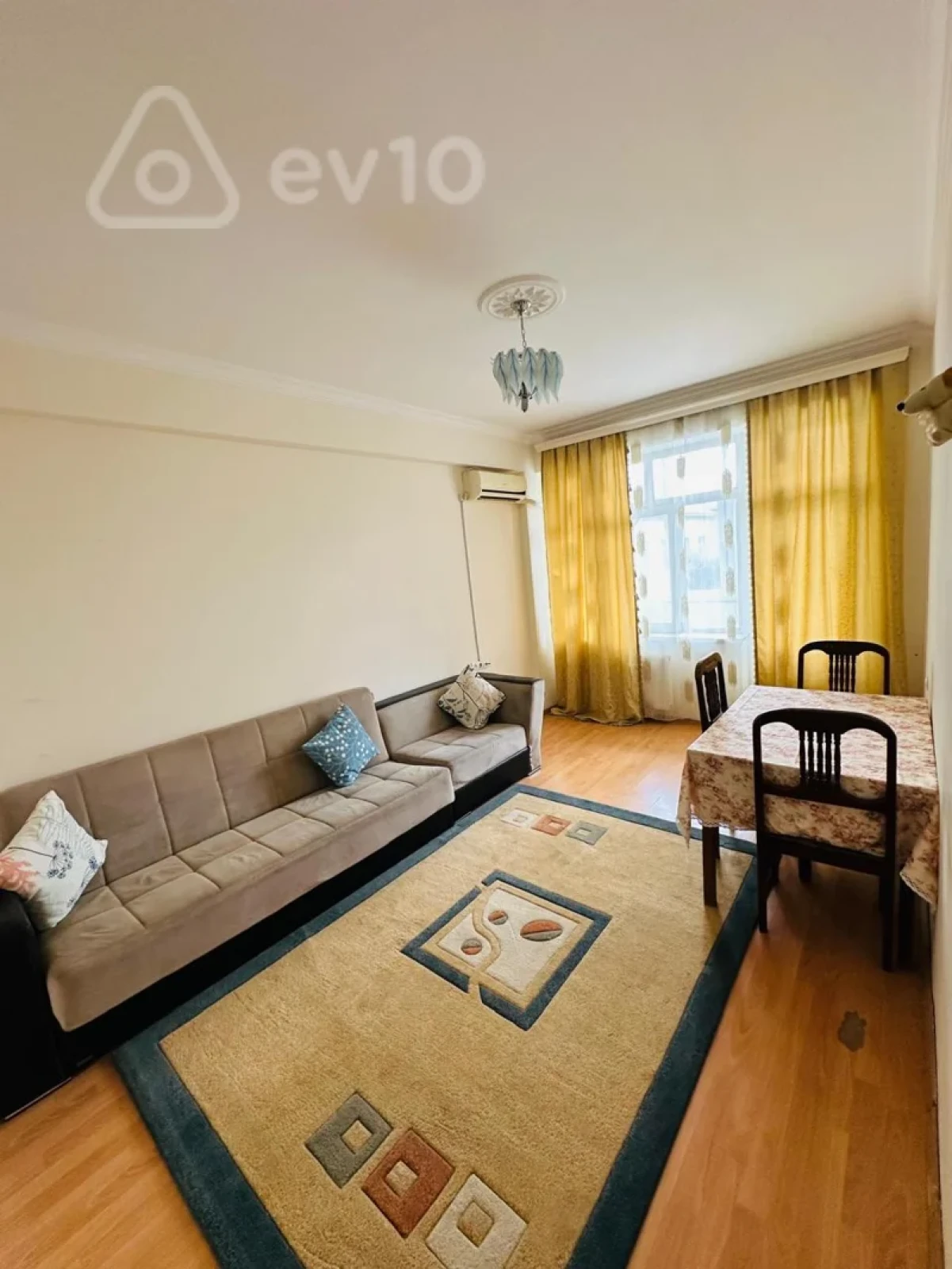 Kirayə verilir 2 otaqlı köhnə tikili 45 m²