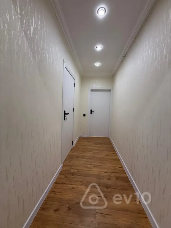 Satılır 3 otaqlı köhnə tikili 70 m²