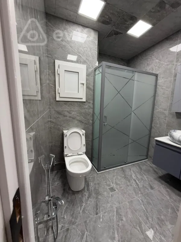 Satılır 3 otaqlı köhnə tikili 70 m²