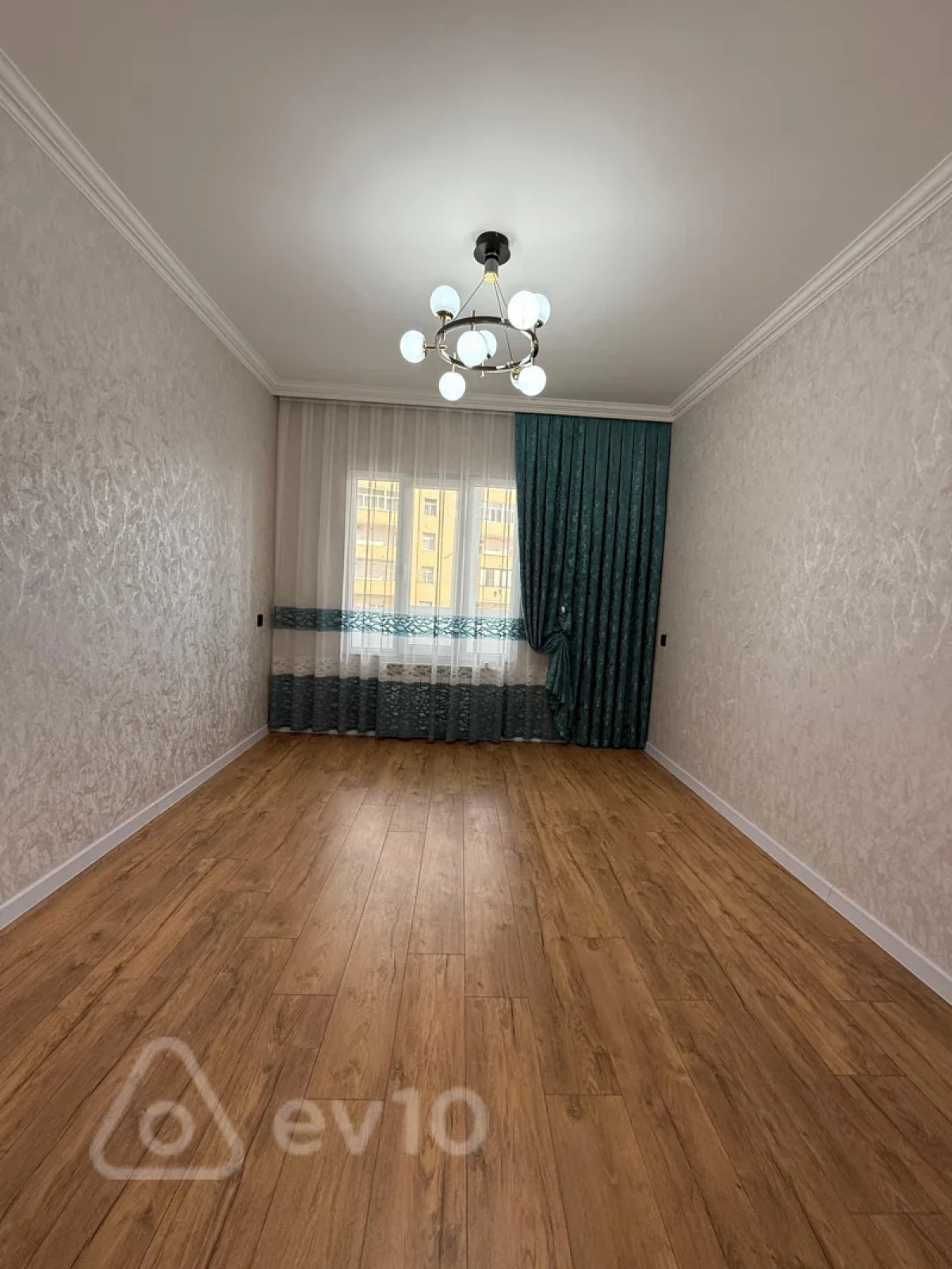 Satılır 3 otaqlı köhnə tikili 70 m²