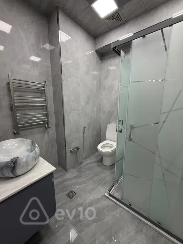 Satılır 3 otaqlı yeni tikili 110 m²