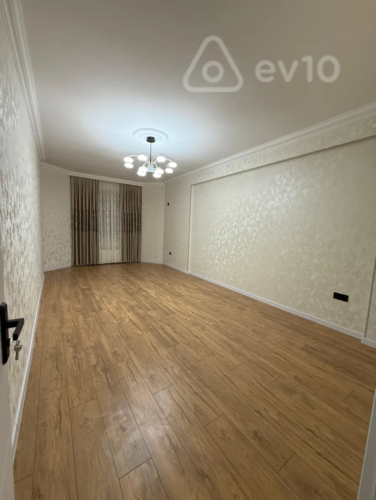 Satılır 3 otaqlı yeni tikili 110 m²