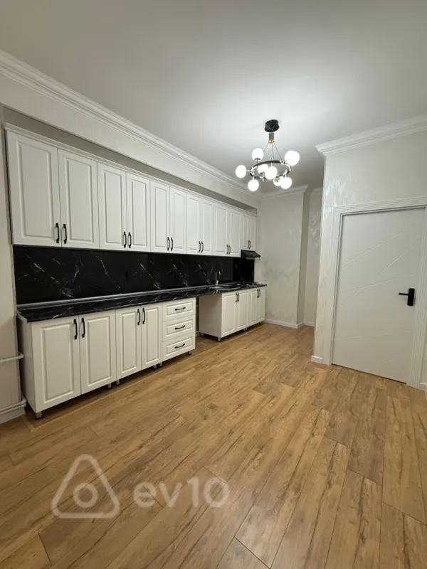 Satılır 3 otaqlı yeni tikili 110 m²