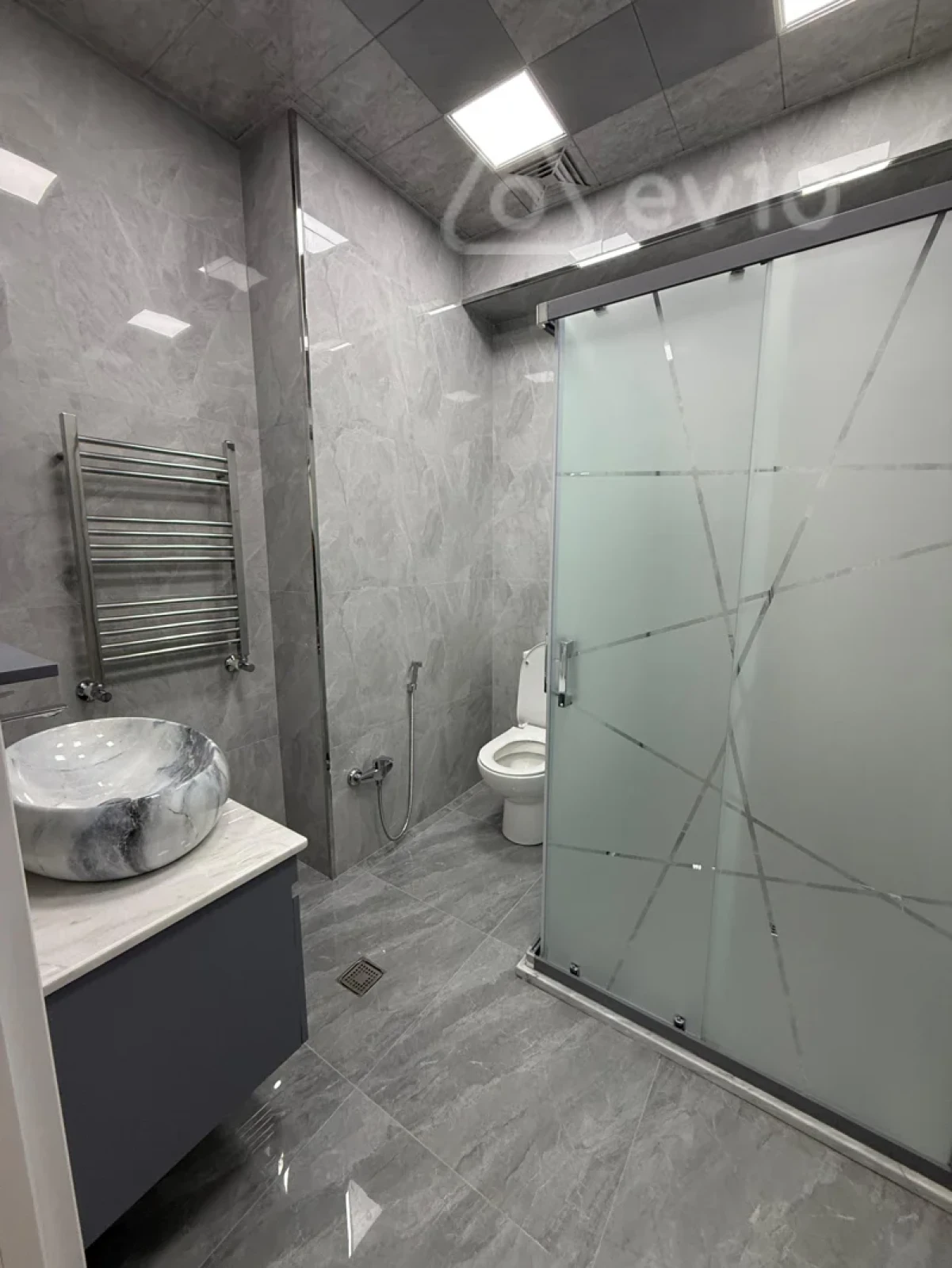 Satılır 3 otaqlı yeni tikili 110 m²