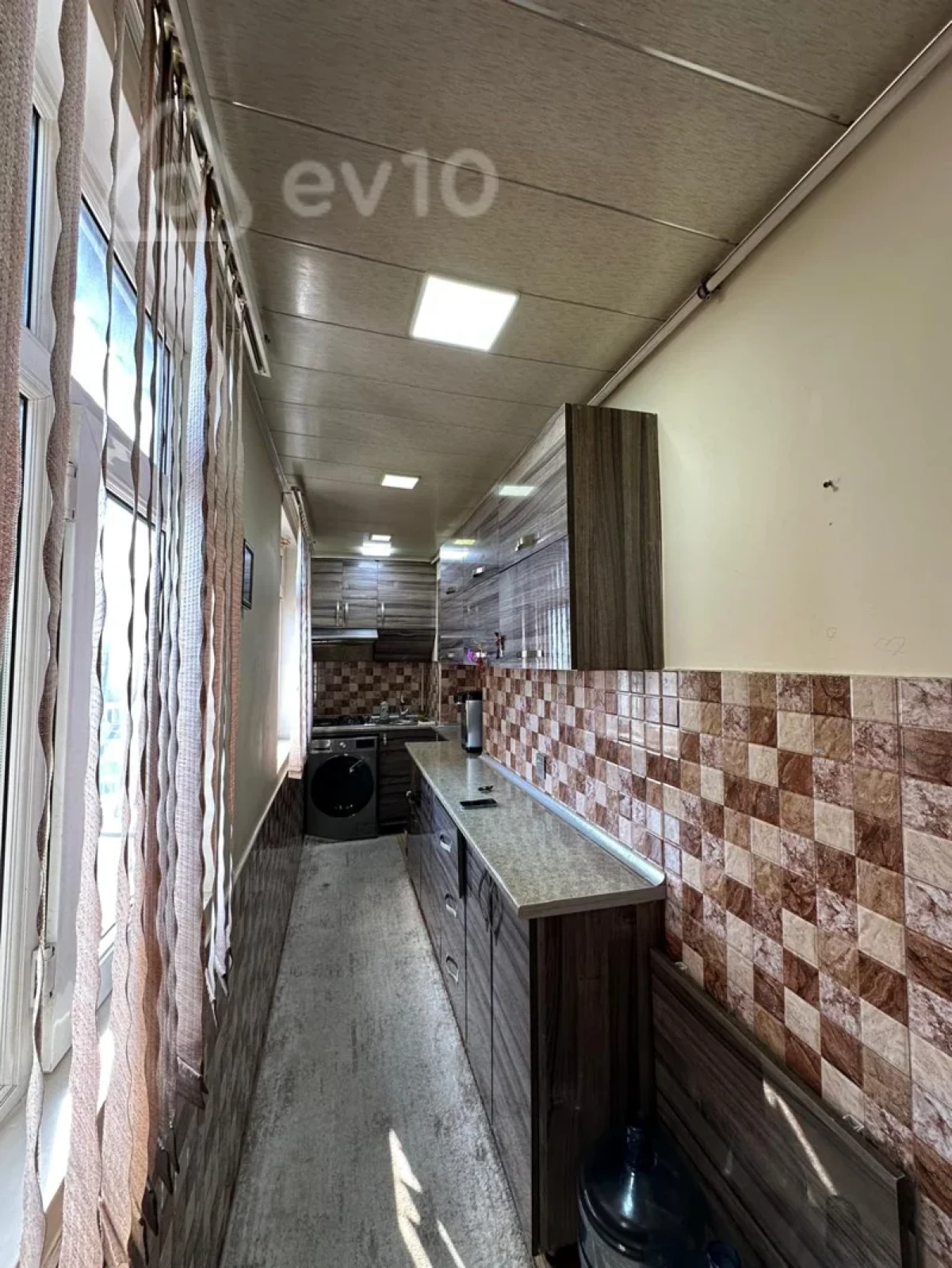 Satılır 3 otaqlı köhnə tikili 65 m²