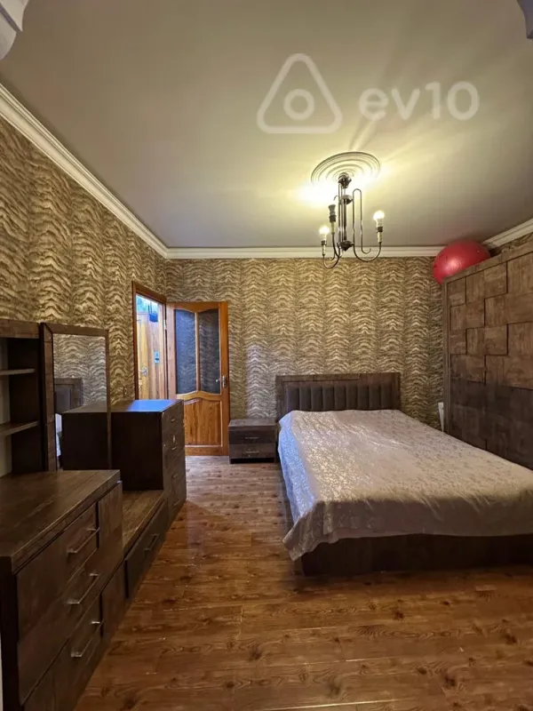Satılır 3 otaqlı köhnə tikili 65 m²