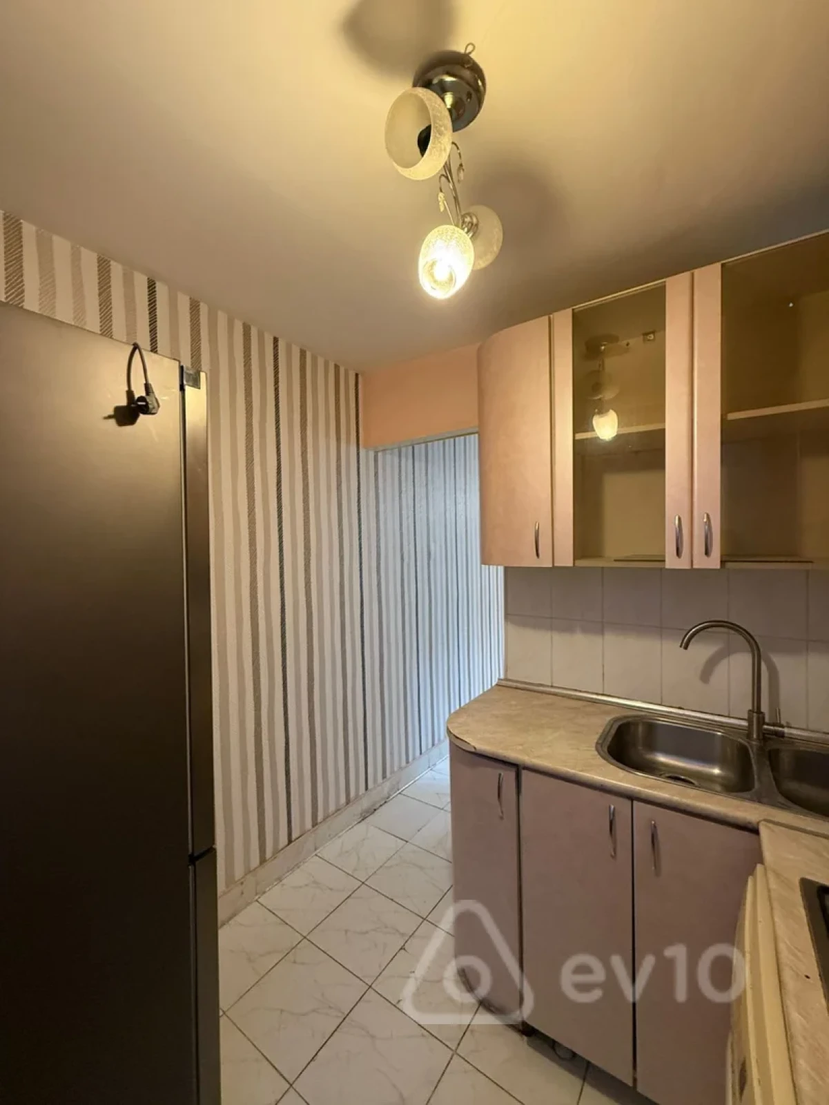 Kirayə verilir 3 otaqlı köhnə tikili 58 m²