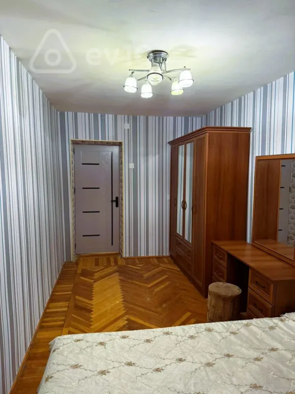 Kirayə verilir 3 otaqlı köhnə tikili 58 m²