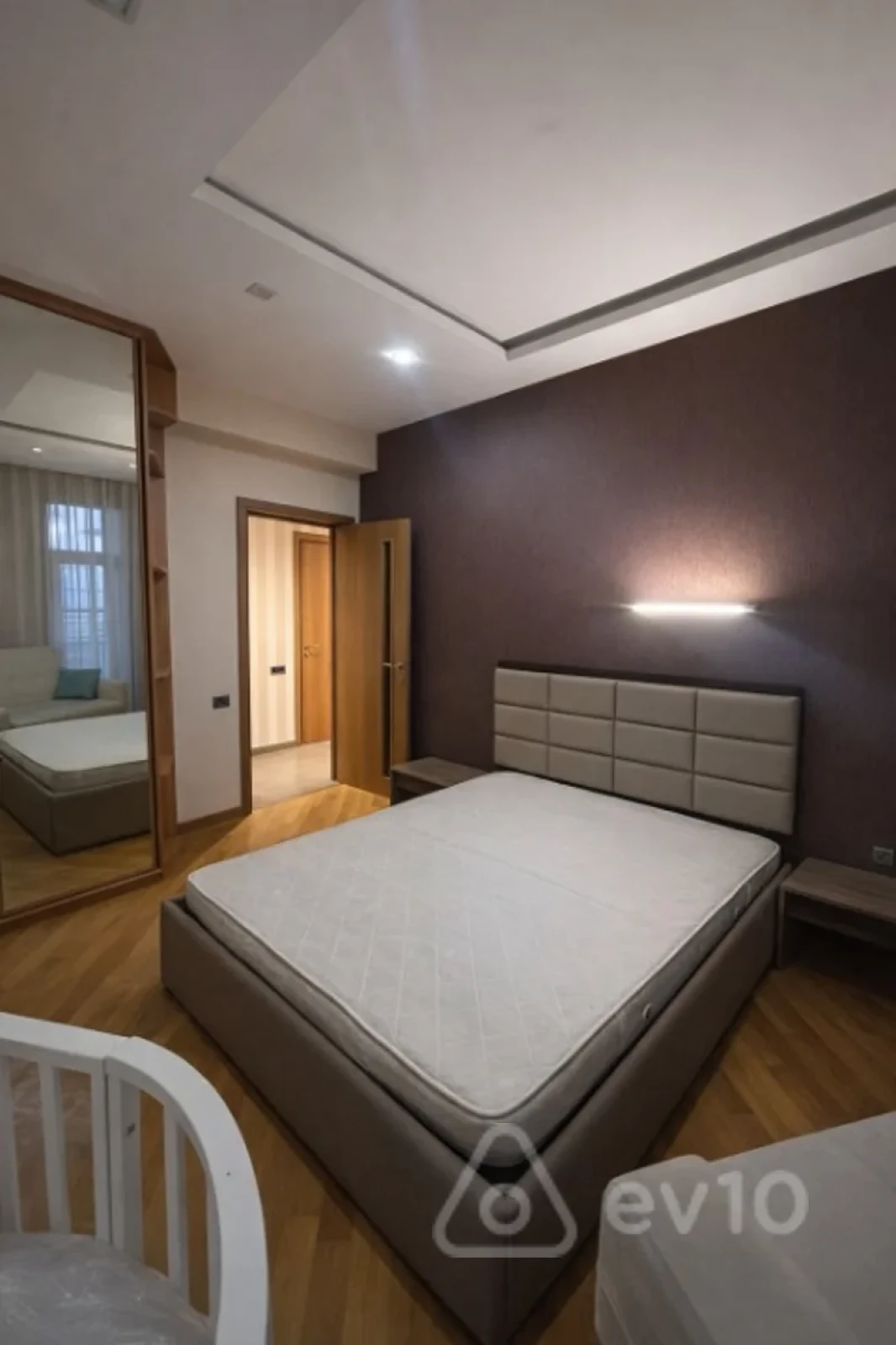 Kirayə verilir 3 otaqlı yeni tikili 140 m²