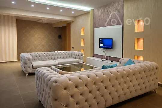 Kirayə verilir 3 otaqlı yeni tikili 140 m²