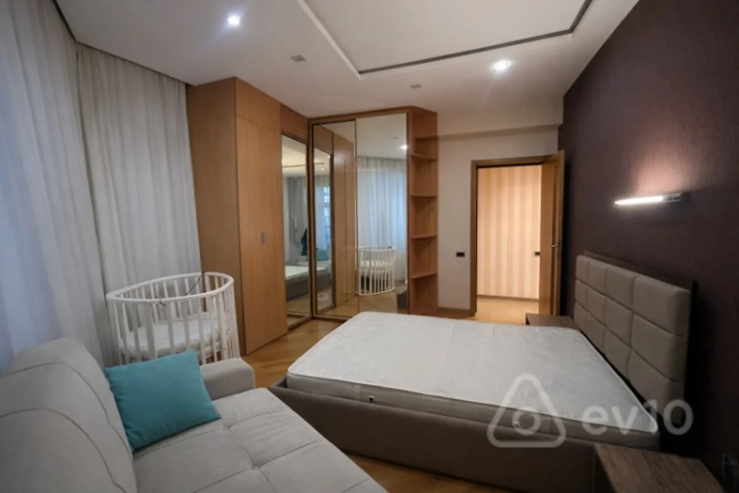 Kirayə verilir 3 otaqlı yeni tikili 140 m²