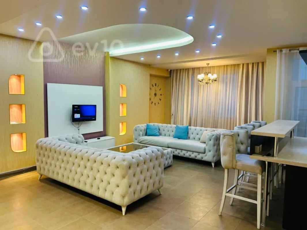 Kirayə verilir 3 otaqlı yeni tikili 140 m²