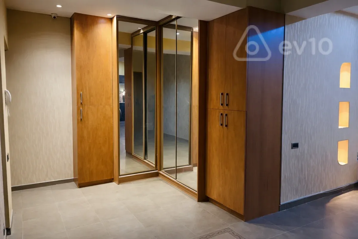 Kirayə verilir 3 otaqlı yeni tikili 140 m²