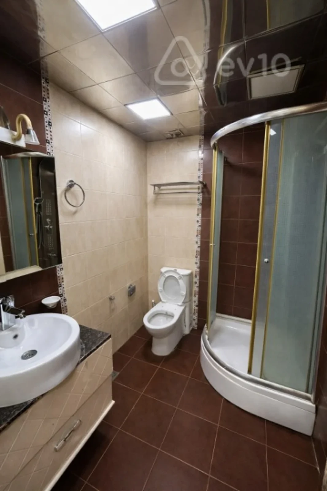 Kirayə verilir 3 otaqlı yeni tikili 140 m²