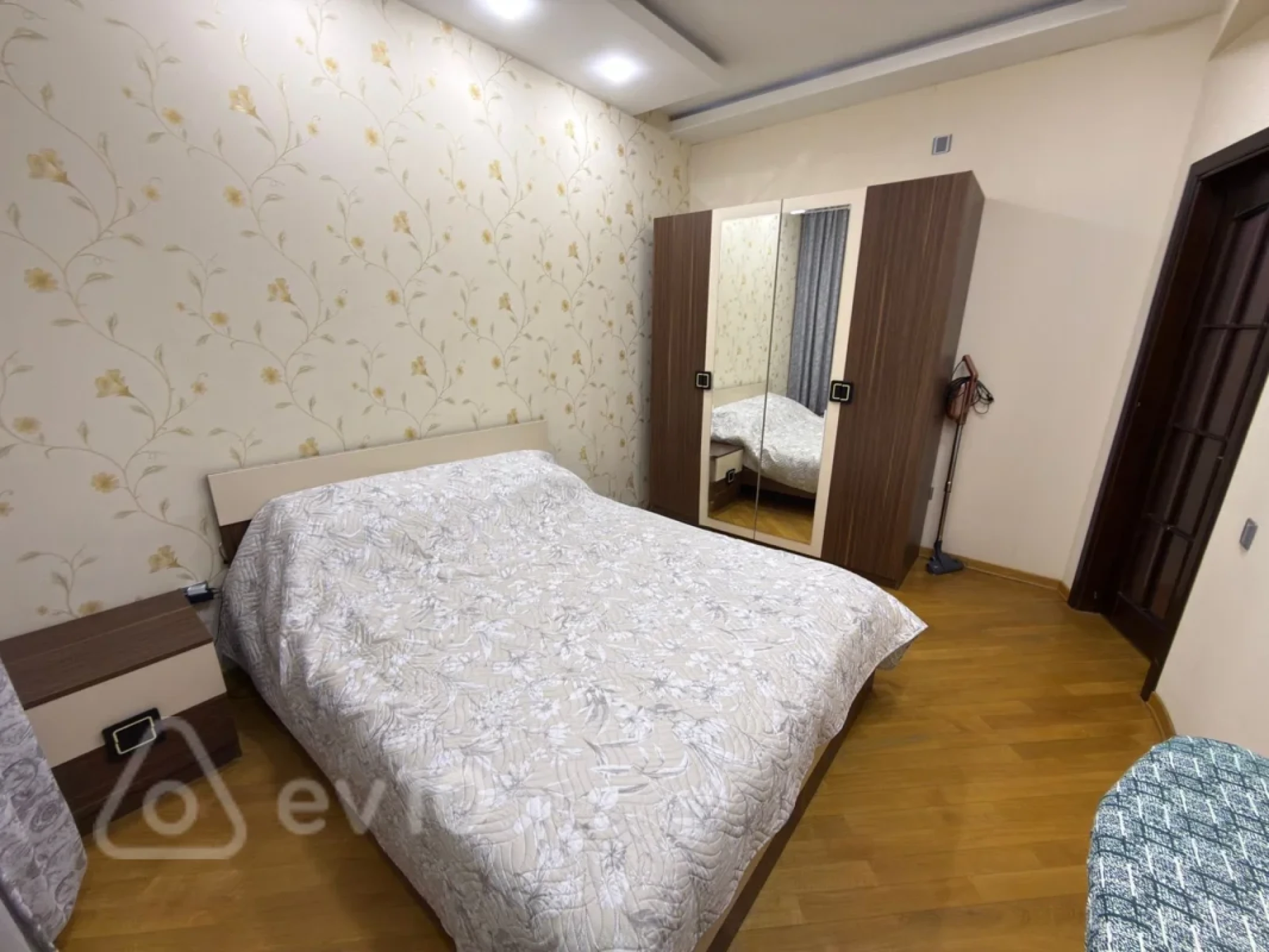 Kirayə verilir 2 otaqlı yeni tikili 61 m²