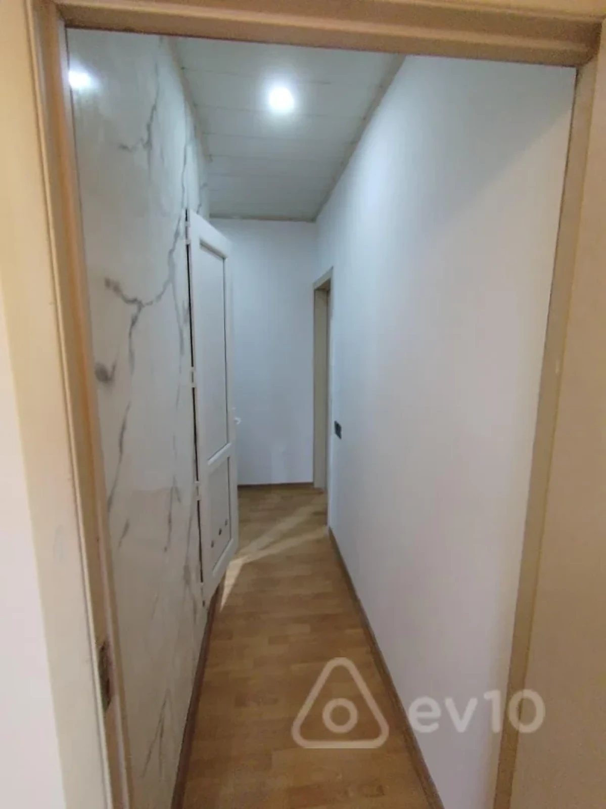 Kirayə verilir 2 otaqlı yeni tikili 60 m²