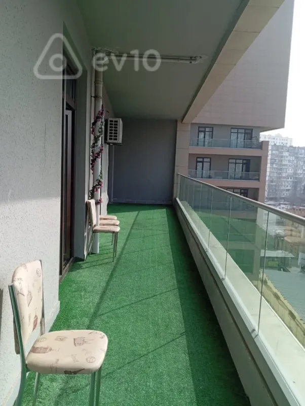 Kirayə verilir 3 otaqlı yeni tikili 148 m²
