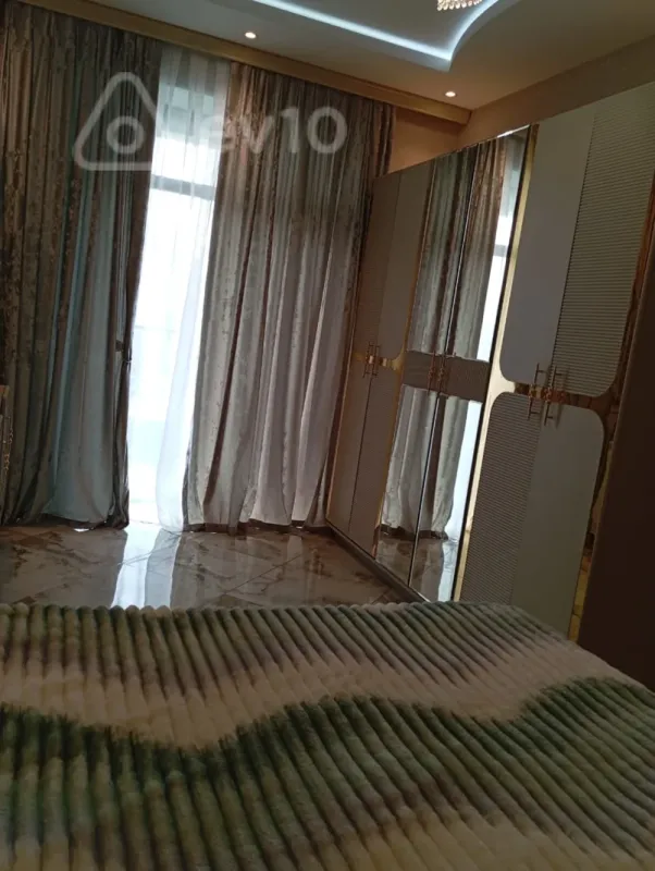 Kirayə verilir 3 otaqlı yeni tikili 148 m²