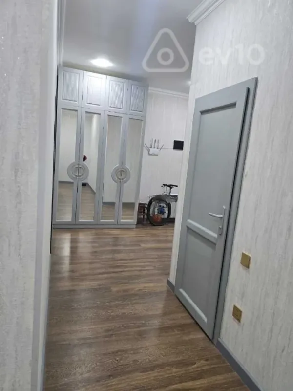 Satılır 3 otaqlı yeni tikili 105 m²