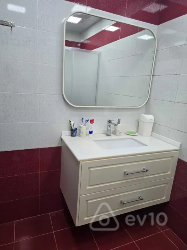 Satılır 3 otaqlı yeni tikili 105 m²