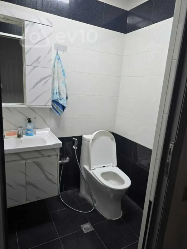 Satılır 3 otaqlı yeni tikili 105 m²