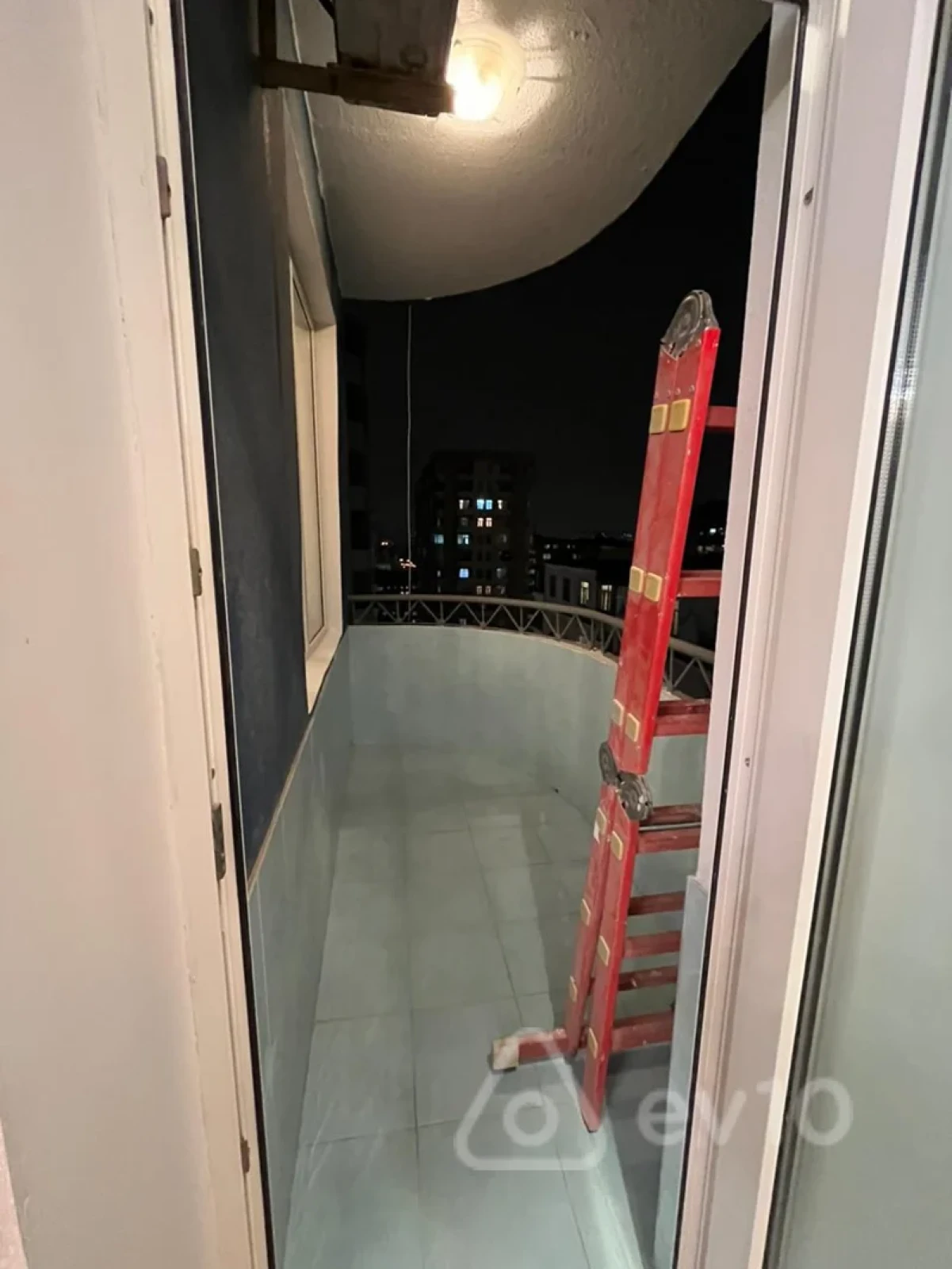 Kirayə verilir 3 otaqlı yeni tikili 140 m²