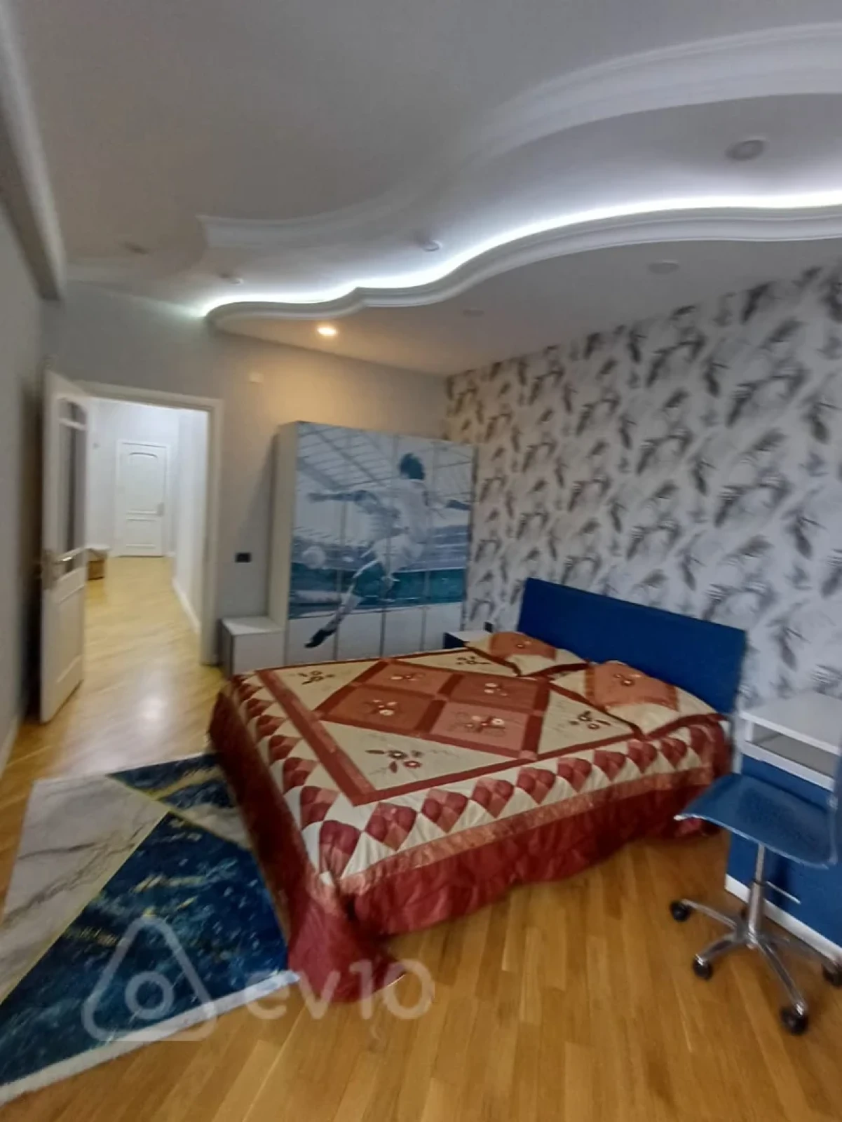 Kirayə verilir 3 otaqlı yeni tikili 140 m²