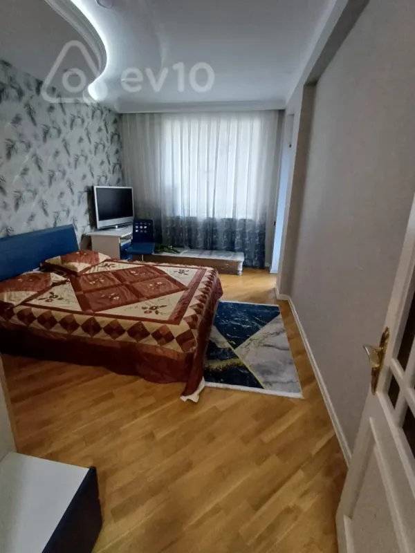Kirayə verilir 3 otaqlı yeni tikili 140 m²