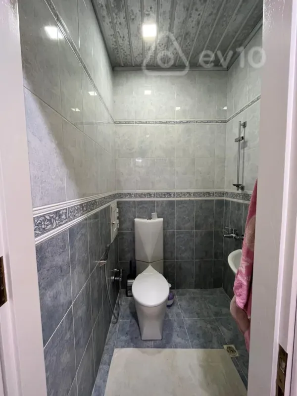 Kirayə verilir 3 otaqlı yeni tikili 140 m²