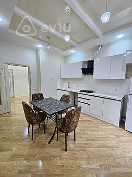 Kirayə verilir 3 otaqlı yeni tikili 160 m²