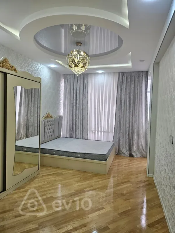 Kirayə verilir 3 otaqlı yeni tikili 160 m²