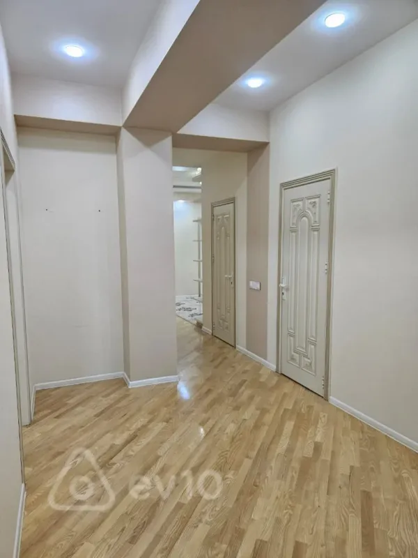 Kirayə verilir 3 otaqlı yeni tikili 160 m²