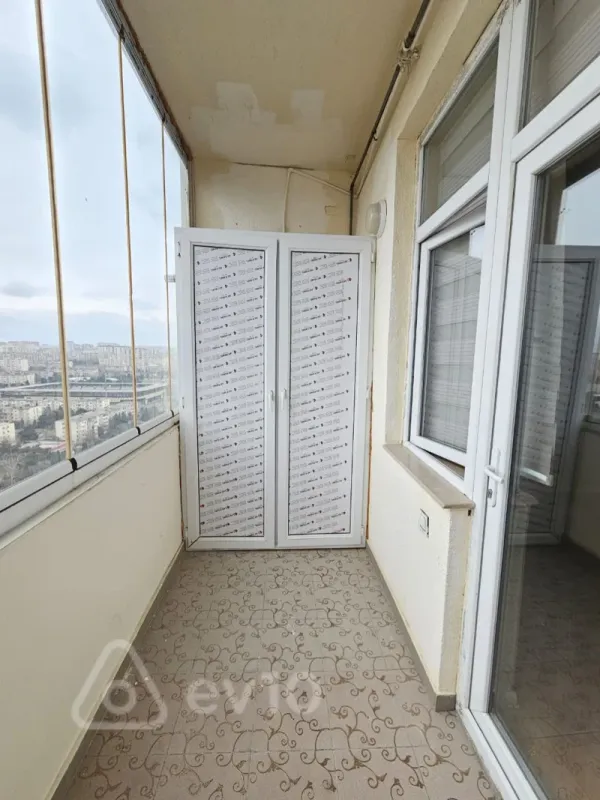 Kirayə verilir 3 otaqlı yeni tikili 160 m²