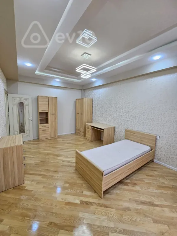 Kirayə verilir 3 otaqlı yeni tikili 160 m²