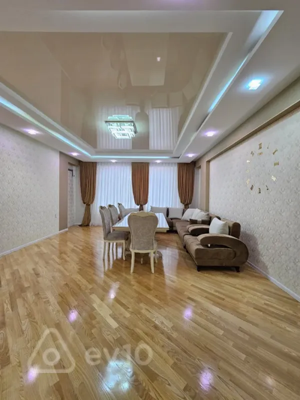 Kirayə verilir 3 otaqlı yeni tikili 160 m²
