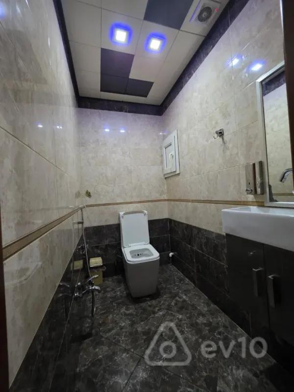 Satılır 3 otaqlı yeni tikili 128 m²